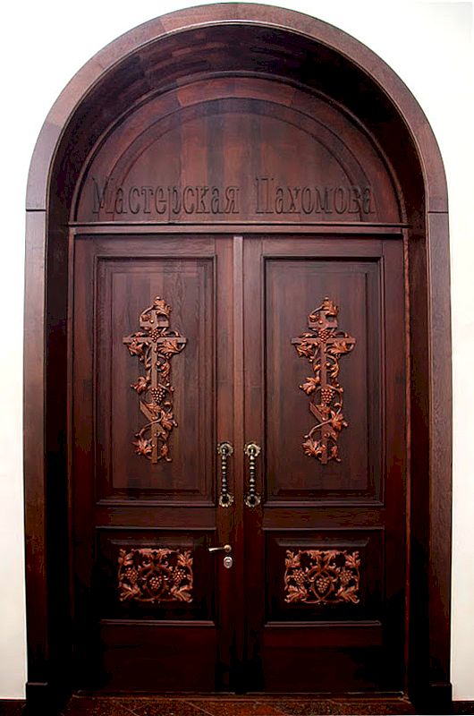Изготовление входных дверей из массива дерева для храмов, церквей, соборов - мастерская Пахомова