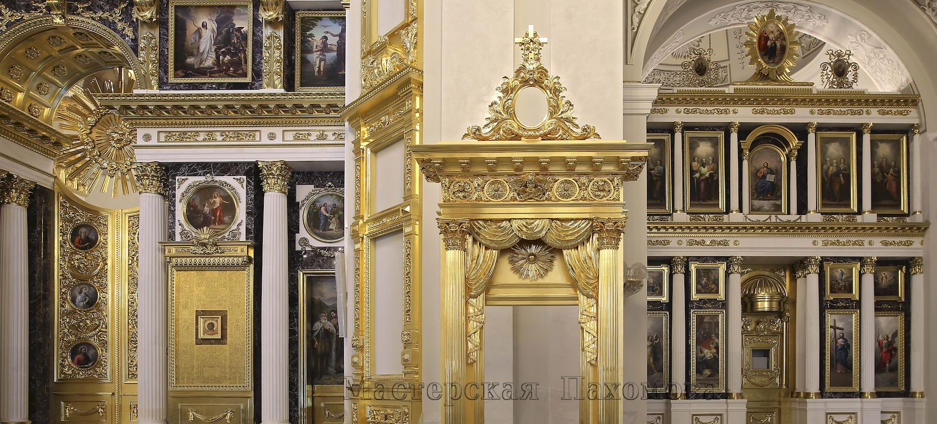 Фото В Казанском соборе нашей мастерской воссоздано три иконостаса - северный, центральный и южный